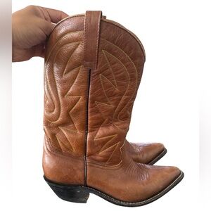 leather men’s cowboy western boots with yellow stitching